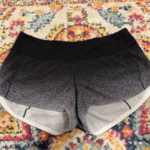 Black and White LuluLemon Speed Up Shorts 2.5” Size 6